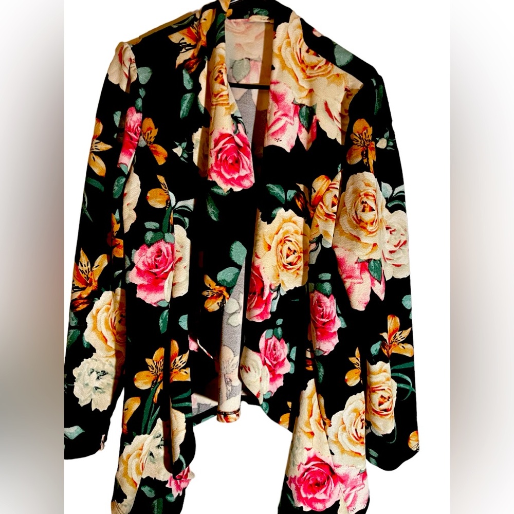 Black and floral. Doublju. Open Blazer XL